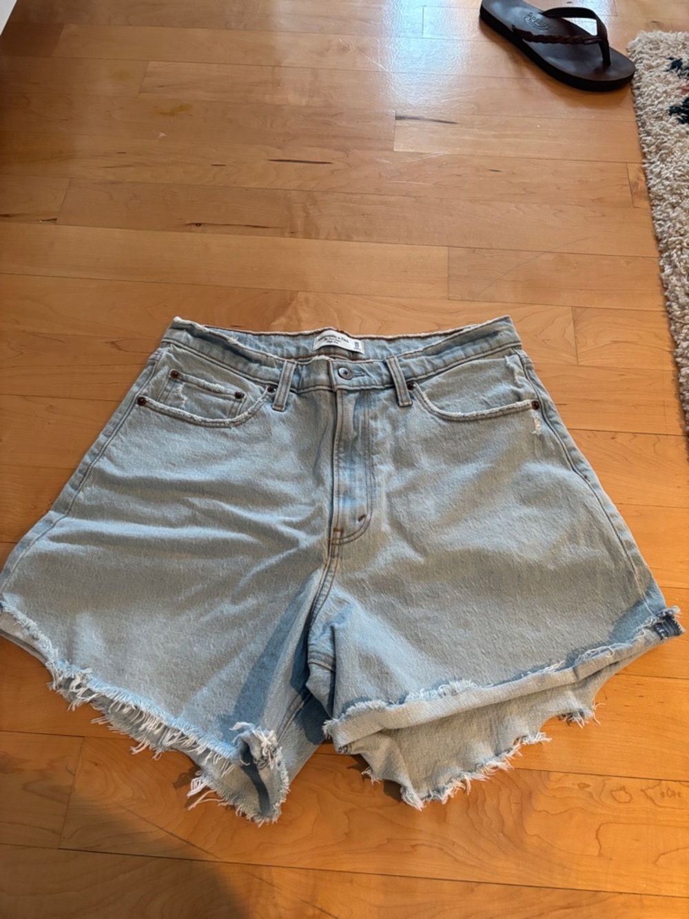 Abercrombie curve love jean shorts